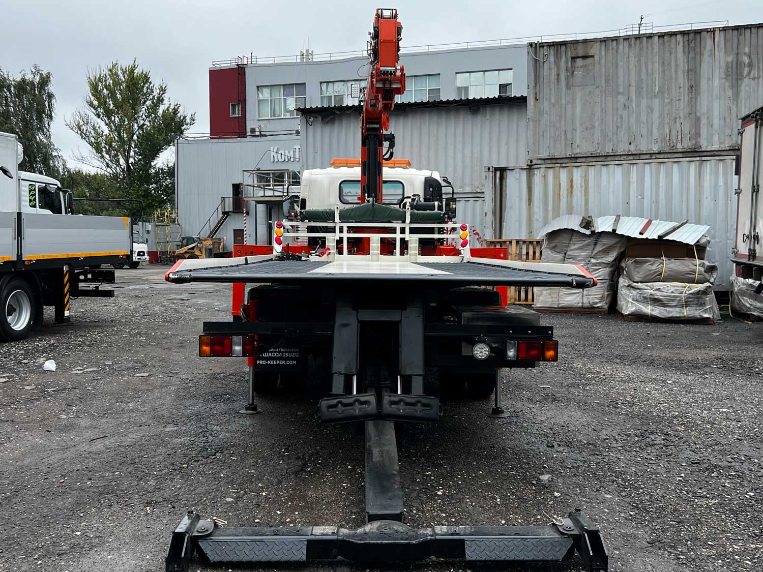 Эвакуатор - манипулятор Isuzu elf с брилем