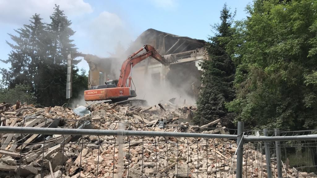 Демонтируем любые загородные дома